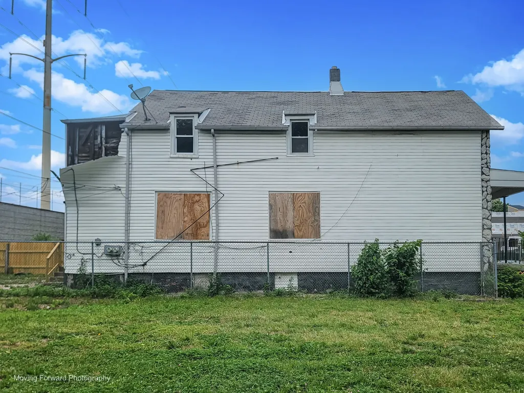 5538 South Perry Avenue Chicago IL 60621