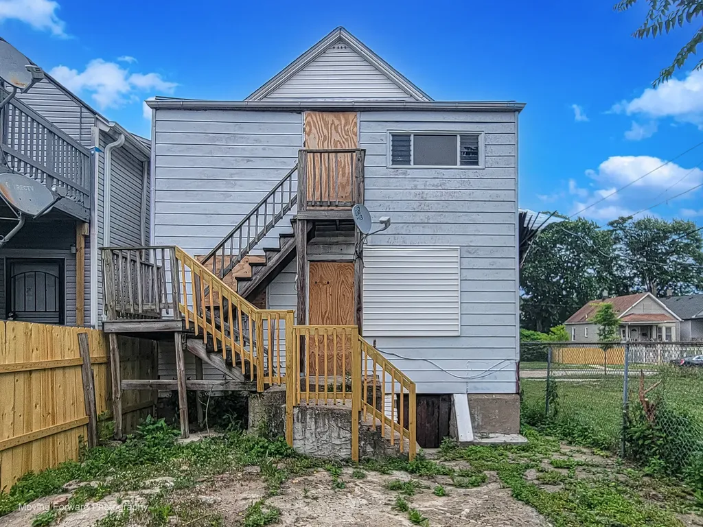 5538 South Perry Avenue Chicago IL 60621