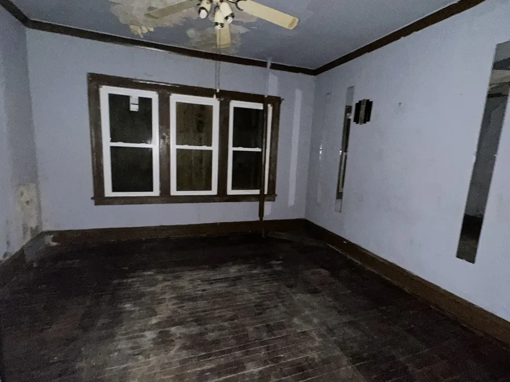 5538 South Perry Avenue Chicago IL 60621