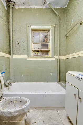 5538 South Perry Avenue Chicago IL 60621