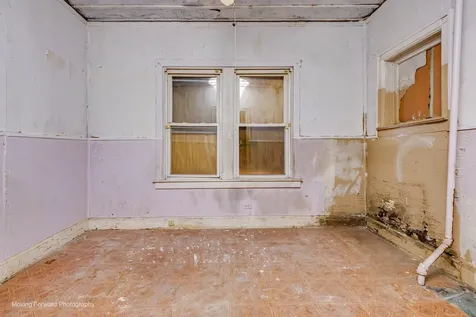 5538 South Perry Avenue Chicago IL 60621