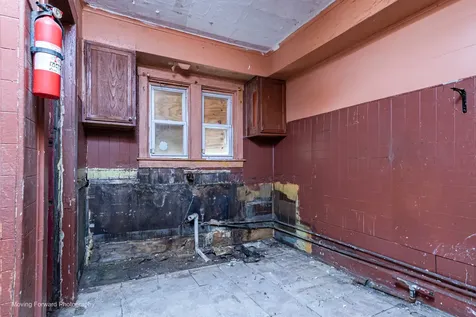 5538 South Perry Avenue Chicago IL 60621