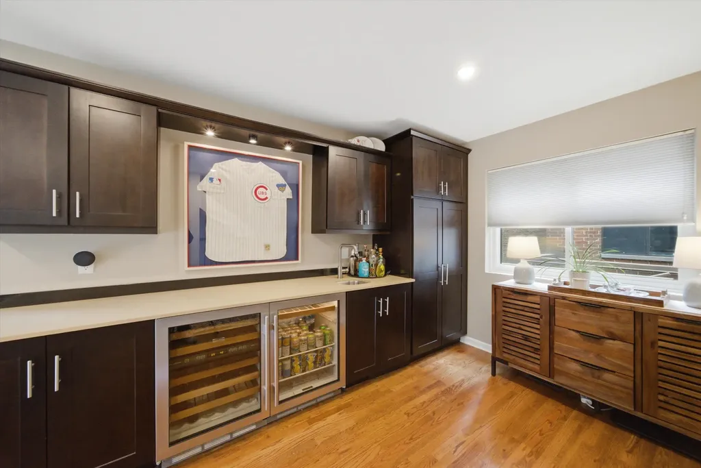 3759 North Kenmore Avenue Chicago IL 60613