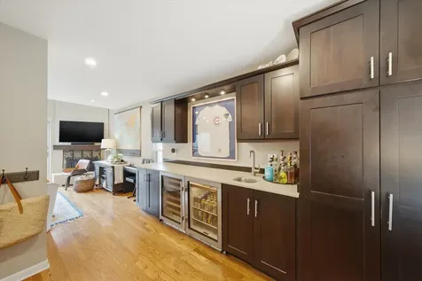 3759 North Kenmore Avenue Chicago IL 60613