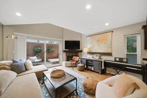 3759 North Kenmore Avenue Chicago IL 60613