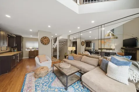 3759 North Kenmore Avenue Chicago IL 60613