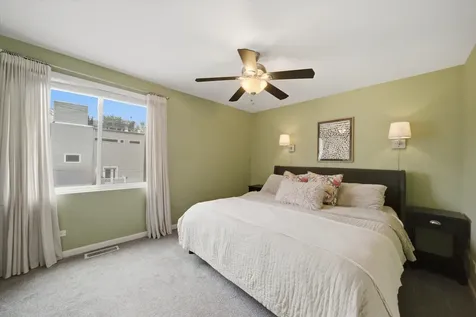 3759 North Kenmore Avenue Chicago IL 60613