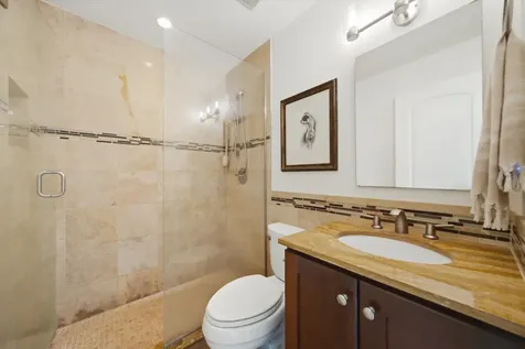 3759 North Kenmore Avenue Chicago IL 60613
