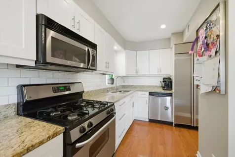 3759 North Kenmore Avenue Chicago IL 60613