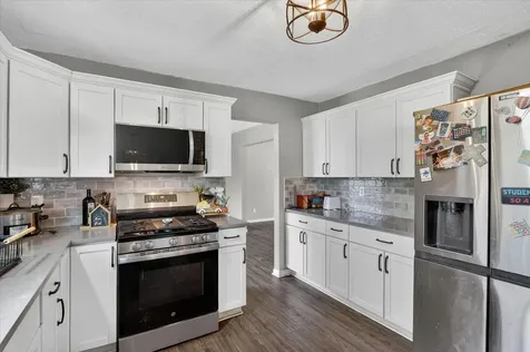 3296 North Trainer Road Rockford IL 61114