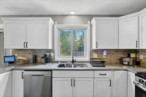 3296 North Trainer Road Rockford IL 61114