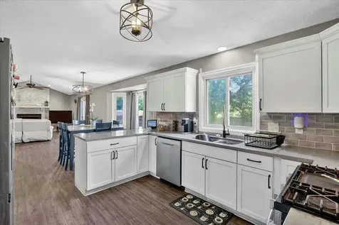3296 North Trainer Road Rockford IL 61114