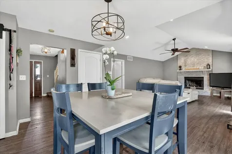 3296 North Trainer Road Rockford IL 61114