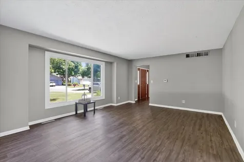 3296 North Trainer Road Rockford IL 61114