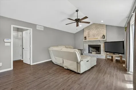 3296 North Trainer Road Rockford IL 61114