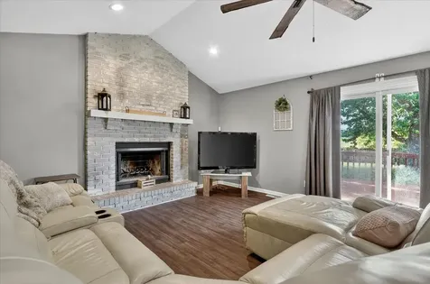 3296 North Trainer Road Rockford IL 61114