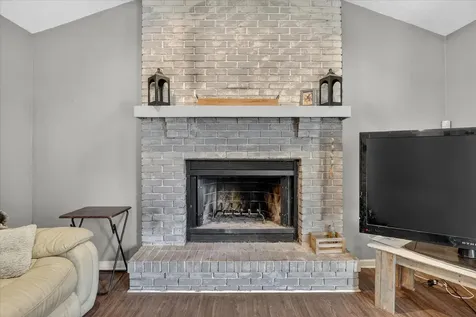 3296 North Trainer Road Rockford IL 61114