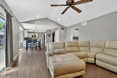 3296 North Trainer Road Rockford IL 61114