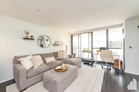 10 East Ontario Street Chicago IL 60611