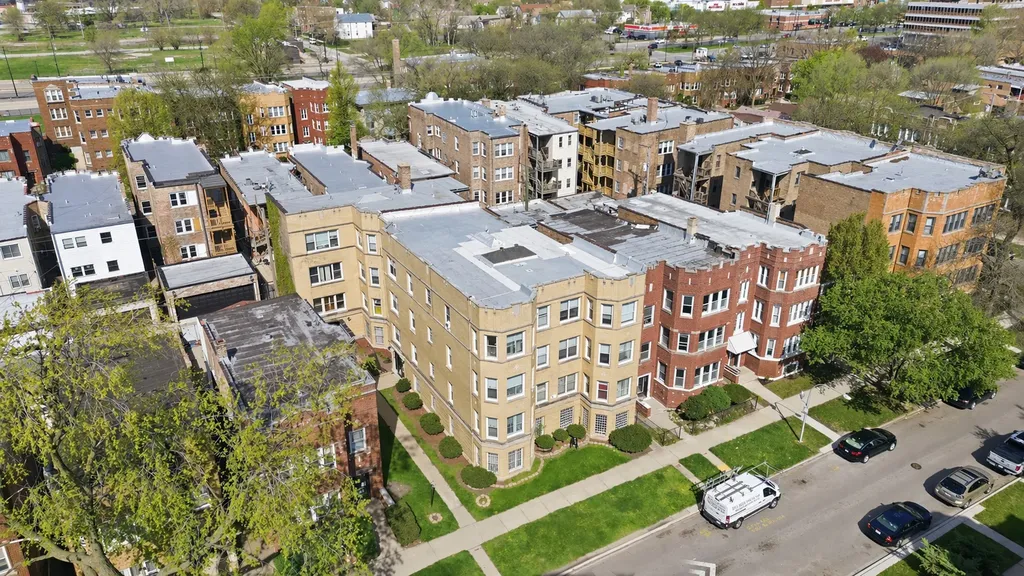 7716-18 South East End Avenue Chicago IL 60649