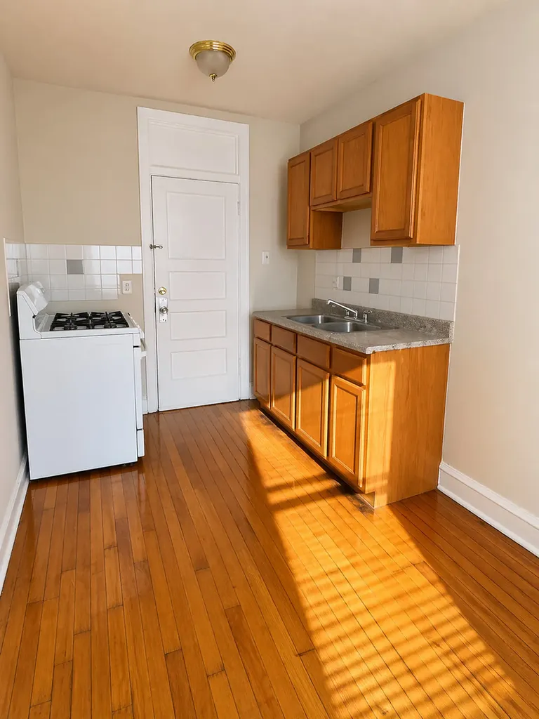 7716-18 South East End Avenue Chicago IL 60649