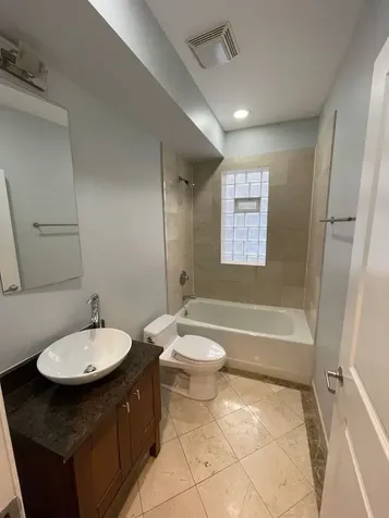 1448 West Thorndale Avenue Chicago IL 60660