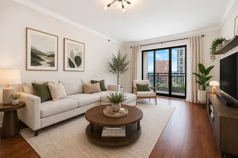 5 East 14th Place Chicago IL 60605