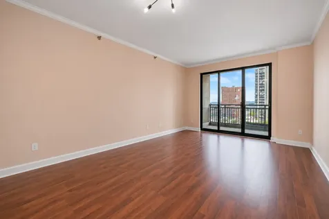 5 East 14th Place Chicago IL 60605