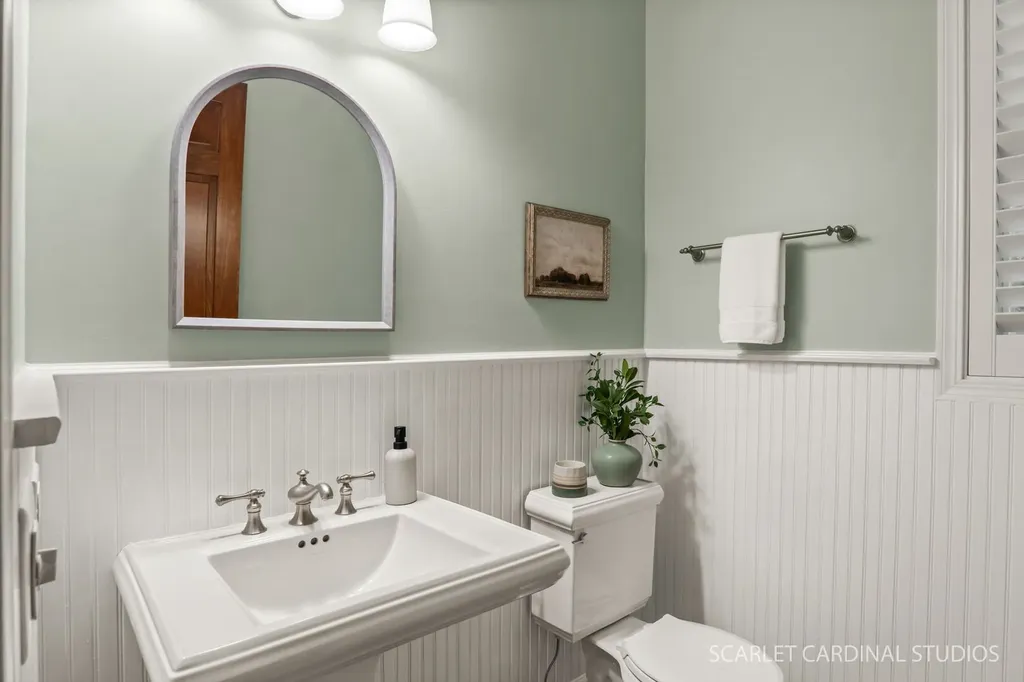 404 North Washington Street Wheaton IL 60187