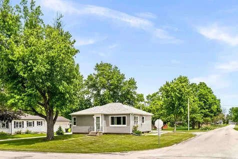 525 Grant Street Chenoa IL 61726