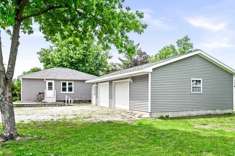 525 Grant Street Chenoa IL 61726