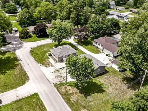 525 Grant Street Chenoa IL 61726