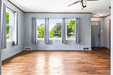 525 Grant Street Chenoa IL 61726