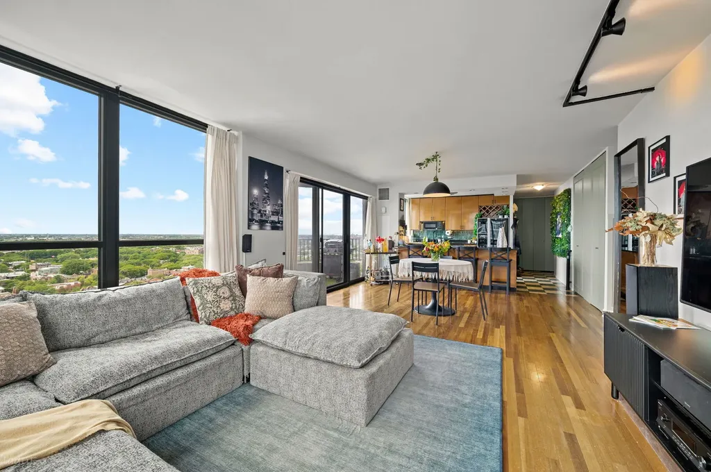 2020 North Lincoln Park West Chicago IL 60614