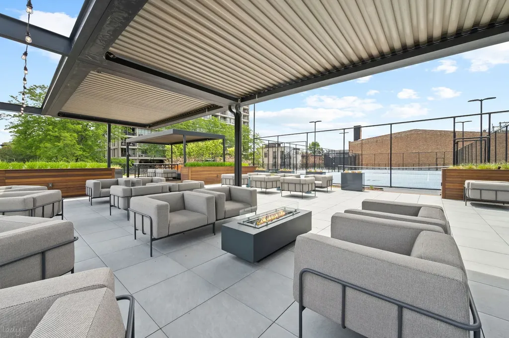 2020 North Lincoln Park West Chicago IL 60614
