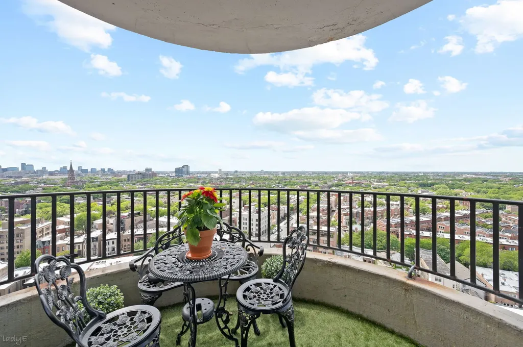 2020 North Lincoln Park West Chicago IL 60614