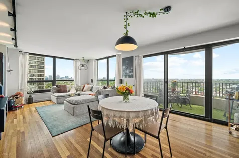 2020 North Lincoln Park West Chicago IL 60614