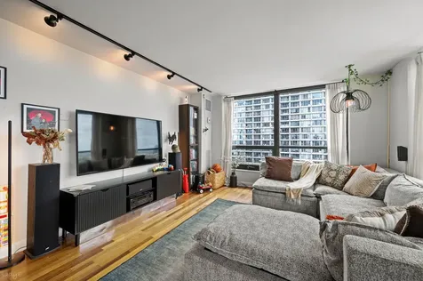 2020 North Lincoln Park West Chicago IL 60614