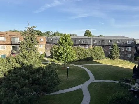 9439 Bay Colony Drive Des Plaines IL 60016