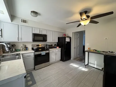 9439 Bay Colony Drive Des Plaines IL 60016