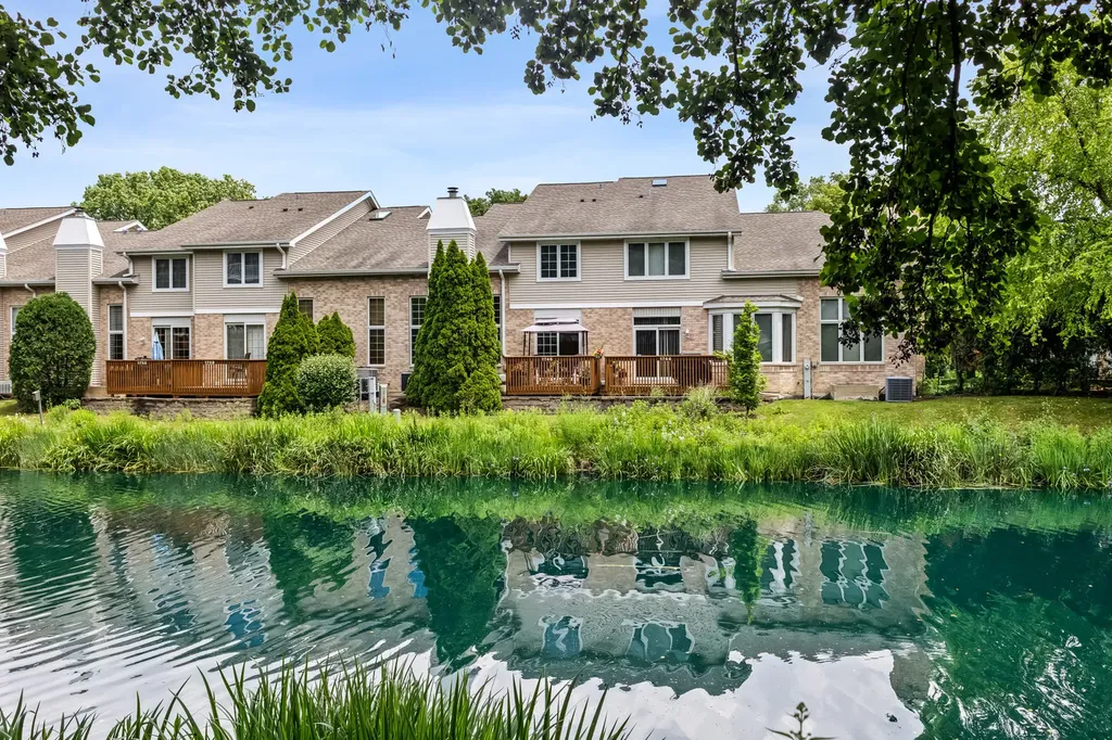 1746 Park Ridge Point Park Ridge IL 60068