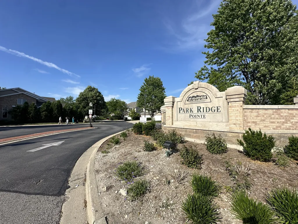 1746 Park Ridge Point Park Ridge IL 60068
