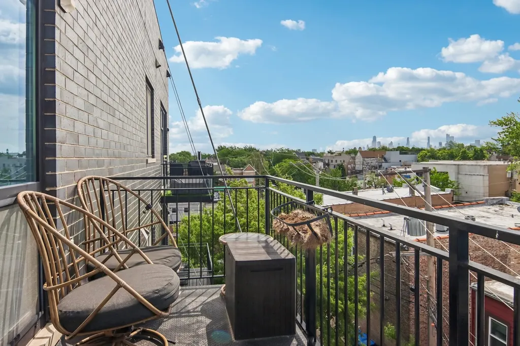 2423 West Fullerton Avenue Chicago IL 60647