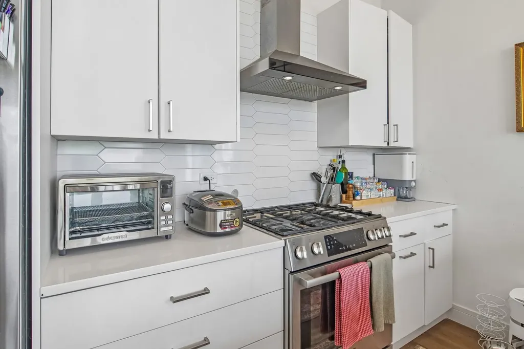 2423 West Fullerton Avenue Chicago IL 60647