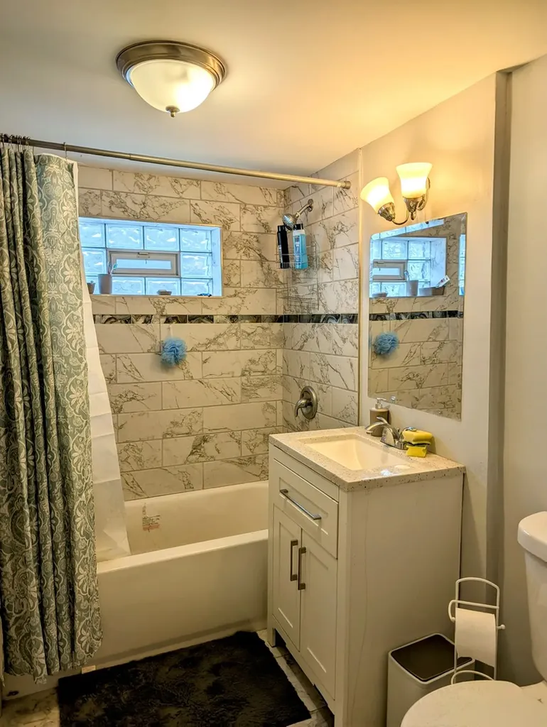 1041 North Spaulding Avenue Chicago IL 60651