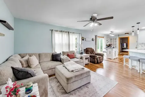 909 Arrowhead Drive Elwood IL 60421