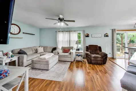 909 Arrowhead Drive Elwood IL 60421