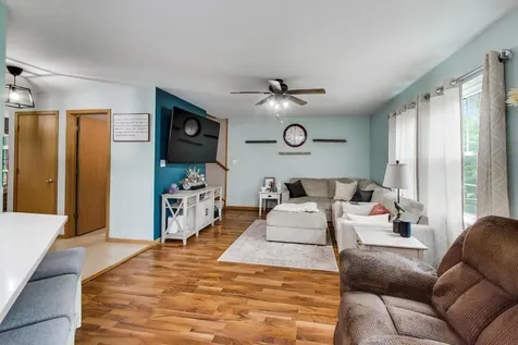 909 Arrowhead Drive Elwood IL 60421
