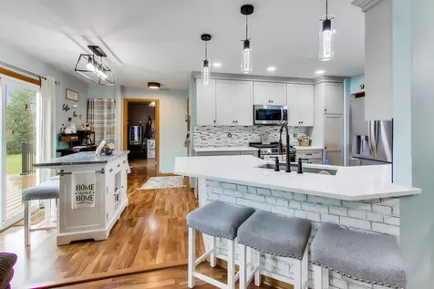 909 Arrowhead Drive Elwood IL 60421