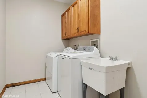 2327 Flat Rock Court Naperville IL 60564